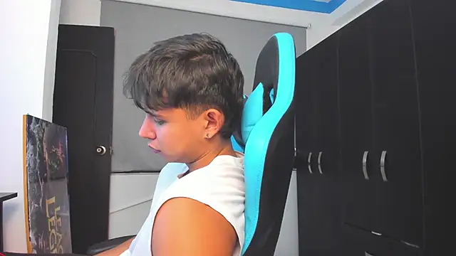 Snapshot of Bray_Kevin chatting on November 8, 2025, 1:42 am Bray Kevin online show from November 8, 2025, 1:42 am