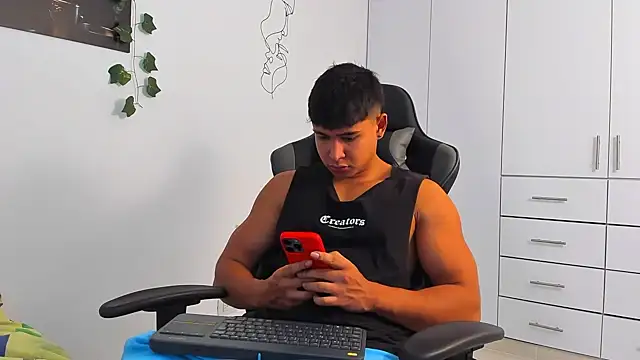 Snapshot of Bray_Kevin chatting on December 17, 2025, 8:36 pm Bray Kevin online show from December 17, 2025, 8:36 pm