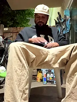 MrDickUdown24 7 online show from November 5, 2025, 8:28 am