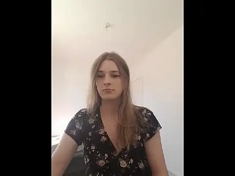 katsu lux online show from March 19, 2025, 11:50 am