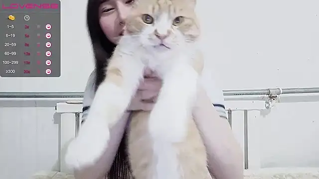 mimi-yangyang online show from February 17, 2025, 4:28 pm