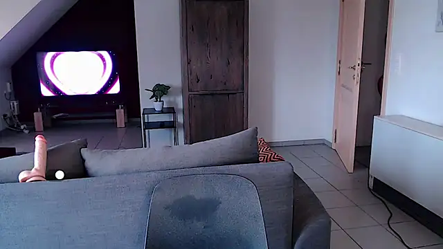 Snapshot of Ciinamonloren chatting on October 6, 2025, 10:16 am Ciinamonloren online show from October 6, 2025, 10:16 am