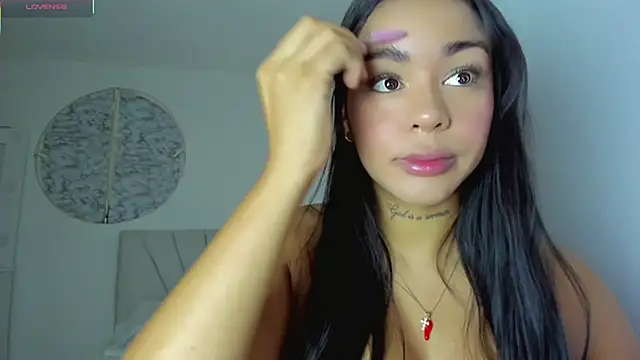 Snapshot of IsabelaVanegas_ chatting on October 30, 2025, 2:36 pm IsabelaVanegas  online show from October 30, 2025, 2:36 pm