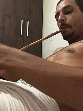 Snapshot of Pauzuudo01 chatting on January 30, 2025, 7:18 am Pauzuudo01 online show from January 30, 2025, 7:18 am