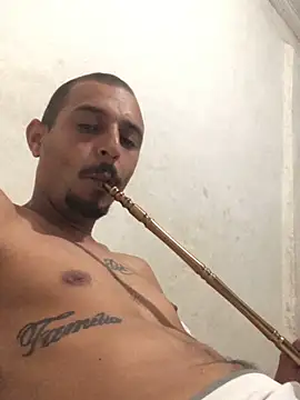 Snapshot of Pauzuudo01 chatting on February 19, 2025, 6:43 pm Pauzuudo01 online show from February 19, 2025, 6:43 pm