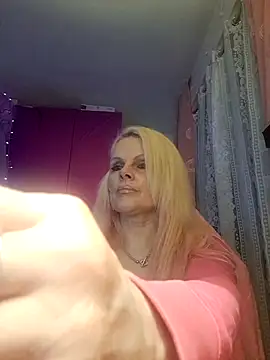 Snapshot of Angeldevilus chatting on February 8, 2025, 12:17 am Angeldevilus online show from February 8, 2025, 12:17 am