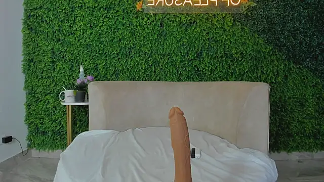 Abby-me online show from December 14, 2025, 8:14 pm