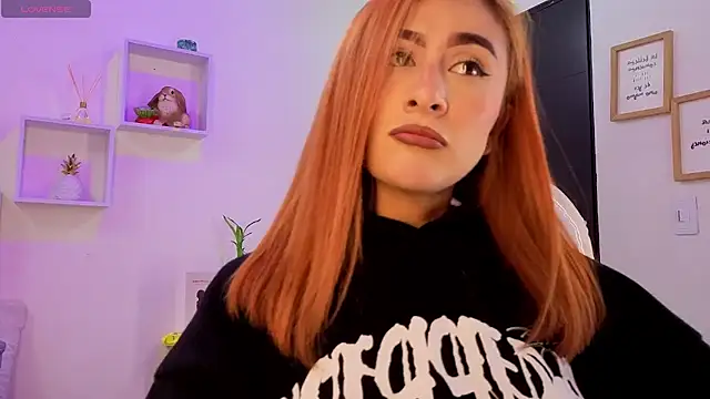 Tiarha online show from October 22, 2025, 2:55 am