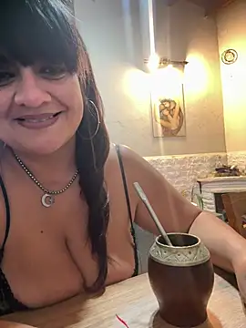 Snapshot of Sensualmente333 chatting on May 16, 2026, 11:53 am Sensualmente333 online show from May 16, 2026, 11:53 am