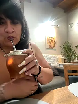 Snapshot of Sensualmente333 chatting on October 15, 2025, 12:02 pm Sensualmente333 online show from October 15, 2025, 12:02 pm