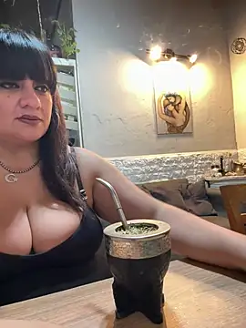 Snapshot of Sensualmente333 chatting on August 1, 2026, 12:25 pm Sensualmente333 online show from August 1, 2026, 12:25 pm