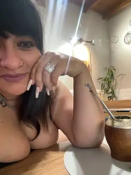 Snapshot of Sensualmente333 chatting on September 30, 2025, 12:00 pm Sensualmente333 online show from September 30, 2025, 12:00 pm