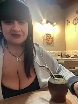 Snapshot of Sensualmente333 chatting on July 1, 2026, 11:54 am Sensualmente333 online show from July 1, 2026, 11:54 am