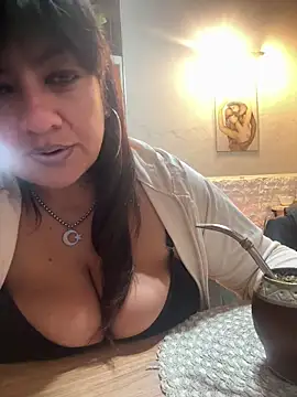 Snapshot of Sensualmente333 chatting on May 29, 2026, 12:22 pm Sensualmente333 online show from May 29, 2026, 12:22 pm