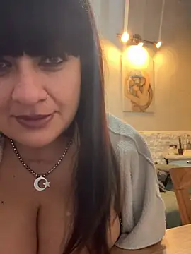 Snapshot of Sensualmente333 chatting on July 3, 2026, 12:44 pm Sensualmente333 online show from July 3, 2026, 12:44 pm