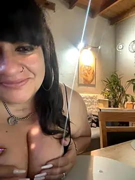 Snapshot of Sensualmente333 chatting on October 22, 2025, 11:53 am Sensualmente333 online show from October 22, 2025, 11:53 am