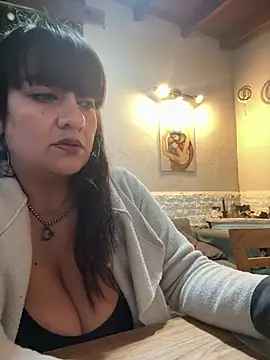 Snapshot of Sensualmente333 chatting on June 30, 2026, 11:32 am Sensualmente333 online show from June 30, 2026, 11:32 am