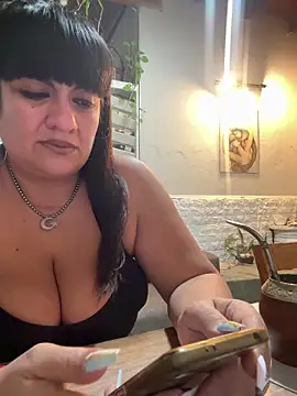 Snapshot of Sensualmente333 chatting on June 11, 2026, 12:02 pm Sensualmente333 online show from June 11, 2026, 12:02 pm