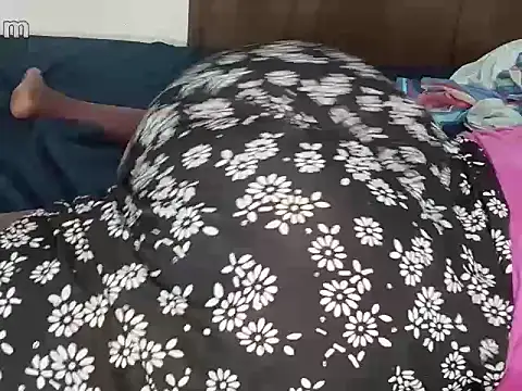 Snapshot of Horny_wifey254 chatting on March 2, 2025, 7:10 am Horny wifey254 online show from March 2, 2025, 7:10 am
