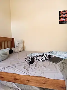 Horny wifey254 online show from December 15, 2025, 12:55 pm