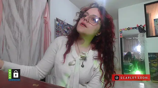 Snapshot of Scarletleon77 chatting on October 13, 2025, 9:59 pm Scarletleon77 online show from October 13, 2025, 9:59 pm