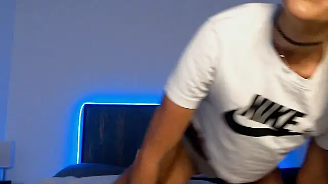 Snapshot of UK_Tall_Barbie_Slut chatting on November 17, 2025, 7:34 am UK Tall Barbie Slut online show from November 17, 2025, 7:34 am