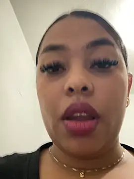 Snapshot of PUSHYLATE chatting on January 6, 2026, 7:07 pm PUSHYLATE online show from January 6, 2026, 7:07 pm