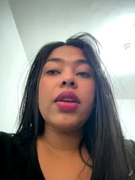 Snapshot of PUSHYLATE chatting on December 17, 2025, 5:40 pm PUSHYLATE online show from December 17, 2025, 5:40 pm