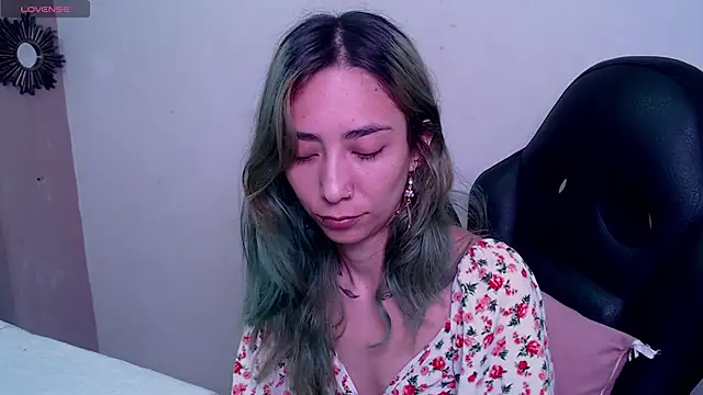 Snapshot of Erika_Stevens chatting on November 17, 2025, 4:33 pm Erika Stevens online show from November 17, 2025, 4:33 pm