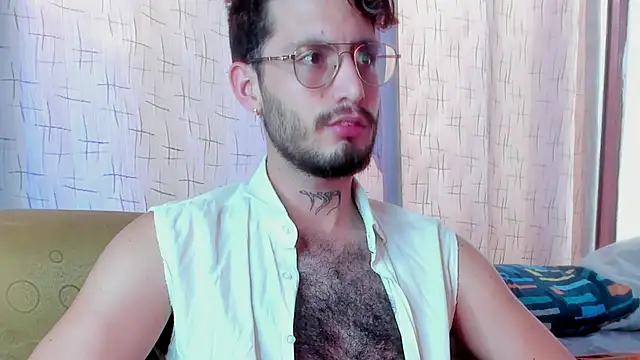 Snapshot of axel_giracr chatting on March 19, 2025, 8:43 pm axel giracr online show from March 19, 2025, 8:43 pm