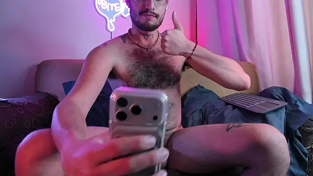 Snapshot of axel_giracr chatting on November 30, 2025, 7:36 pm axel giracr online show from November 30, 2025, 7:36 pm