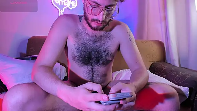 Snapshot of axel_giracr chatting on December 17, 2025, 8:14 pm axel giracr online show from December 17, 2025, 8:14 pm