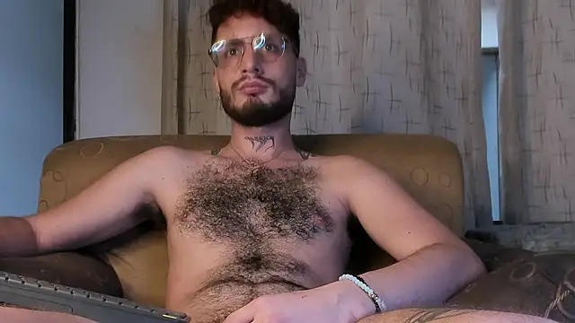 Snapshot of axel_giracr chatting on February 22, 2025, 10:42 pm axel giracr online show from February 22, 2025, 10:42 pm