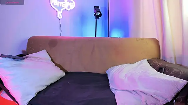 Snapshot of axel_giracr chatting on December 18, 2025, 7:40 pm axel giracr online show from December 18, 2025, 7:40 pm