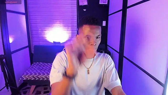 JacksonMuller  online show from November 4, 2025, 2:21 pm