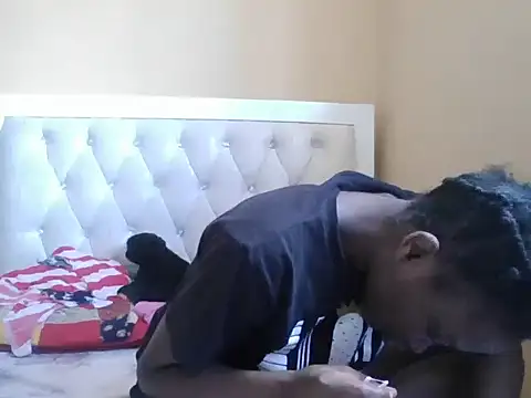 Snapshot of just_nala chatting on December 18, 2025, 9:36 am just nala online show from December 18, 2025, 9:36 am