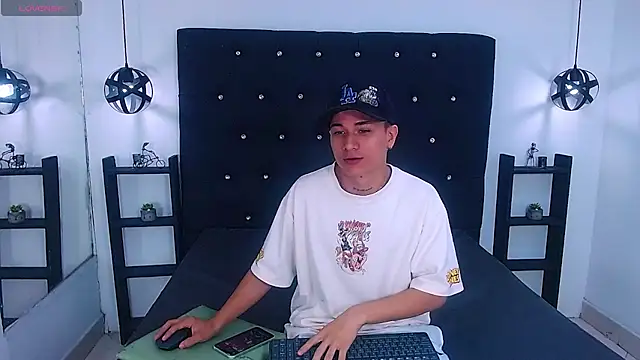 Snapshot of jeic_18 chatting on October 12, 2025, 3:24 pm jeic 18 online show from October 12, 2025, 3:24 pm