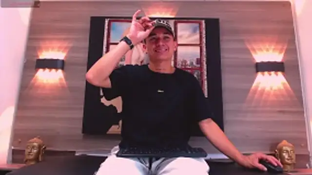 Snapshot of jeic_18 chatting on November 3, 2025, 12:42 pm jeic 18 online show from November 3, 2025, 12:42 pm