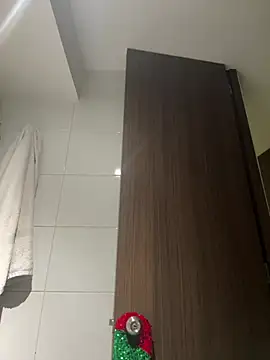 Nathcurly  online show from February 5, 2026, 2:51 am