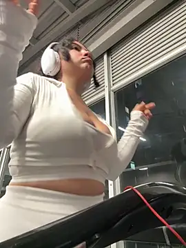 Nathcurly  online show from April 6, 2026, 1:34 am