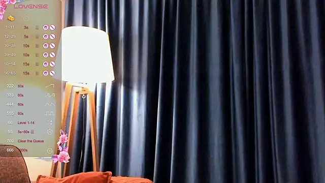 SarahCarrter online show from February 18, 2025, 3:52 pm