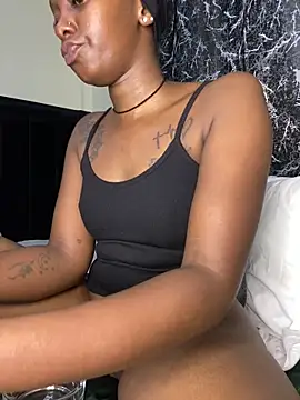 Snapshot of Sexy_barb2 chatting on February 12, 2026, 7:13 pm Sexy barb2 online show from February 12, 2026, 7:13 pm