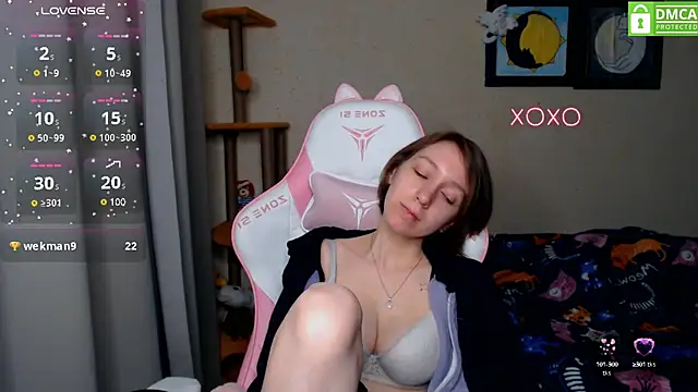 Snapshot of LeahGottty chatting on December 6, 2024, 5:28 pm LeahGottty online show from December 6, 2024, 5:28 pm