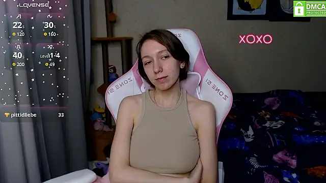 Snapshot of LeahGottty chatting on December 3, 2024, 5:38 pm LeahGottty online show from December 3, 2024, 5:38 pm