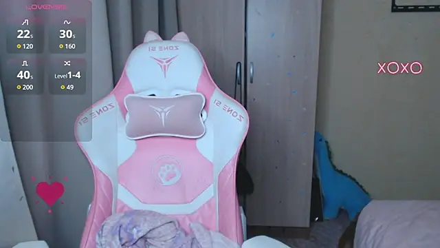 Snapshot of LeahGottty chatting on November 27, 2025, 2:23 am LeahGottty online show from November 27, 2025, 2:23 am