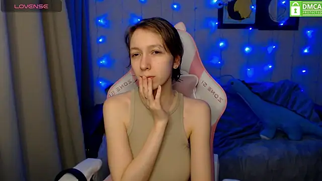 Snapshot of LeahGottty chatting on December 13, 2024, 2:16 pm LeahGottty online show from December 13, 2024, 2:16 pm