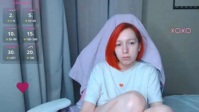 Snapshot of LeahGottty chatting on December 2, 2025, 2:12 am LeahGottty online show from December 2, 2025, 2:12 am