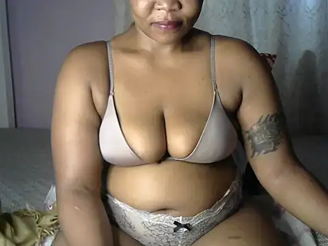 Snapshot of nuts_african chatting on October 11, 2025, 12:17 pm nuts african online show from October 11, 2025, 12:17 pm