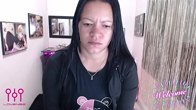 Snapshot of Cristal_w chatting on September 24, 2025, 12:33 pm Cristal w online show from September 24, 2025, 12:33 pm