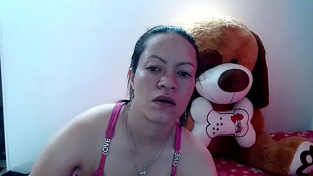 Snapshot of Cristal_w chatting on January 7, 2026, 5:18 pm Cristal w online show from January 7, 2026, 5:18 pm